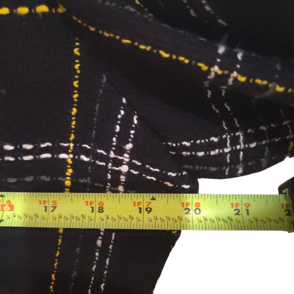 Bandolino - Cropped Tweed Moto Blazer w/Diagonal Zipper & Pockets Fun For Spring - Picture 7 of 8